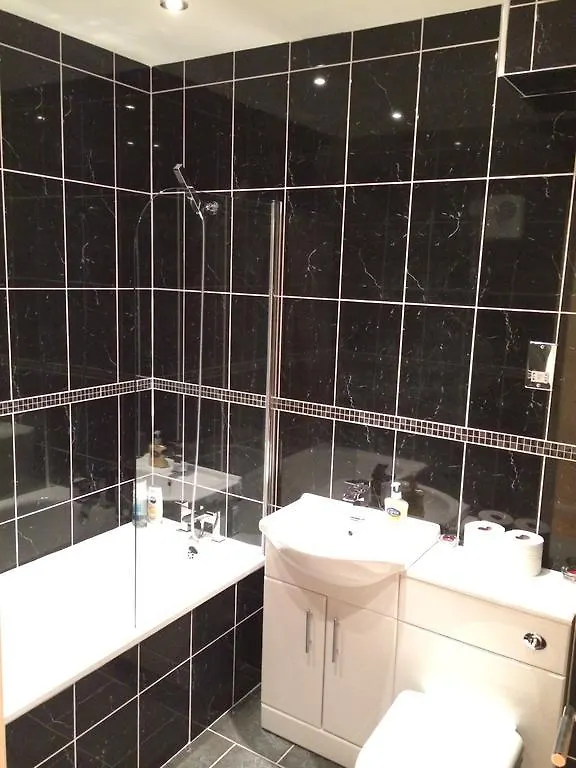 Grosvenor House Apartment Cardiff 0*,  Великобритания