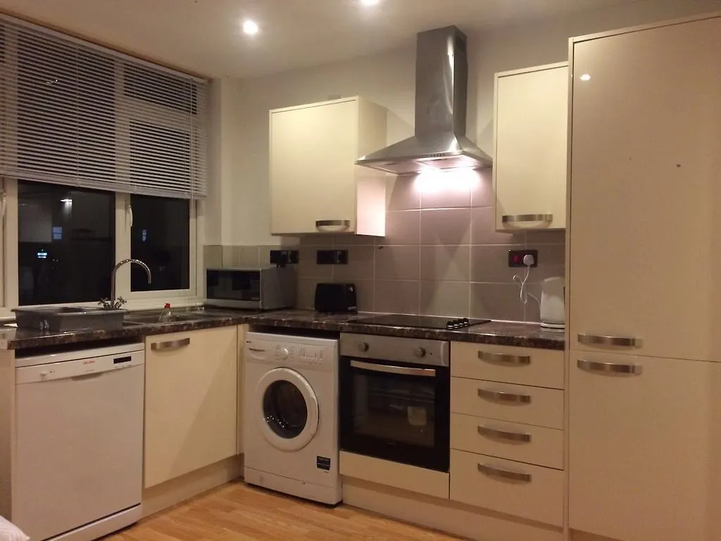 Grosvenor House Apartment Cardiff Великобритания